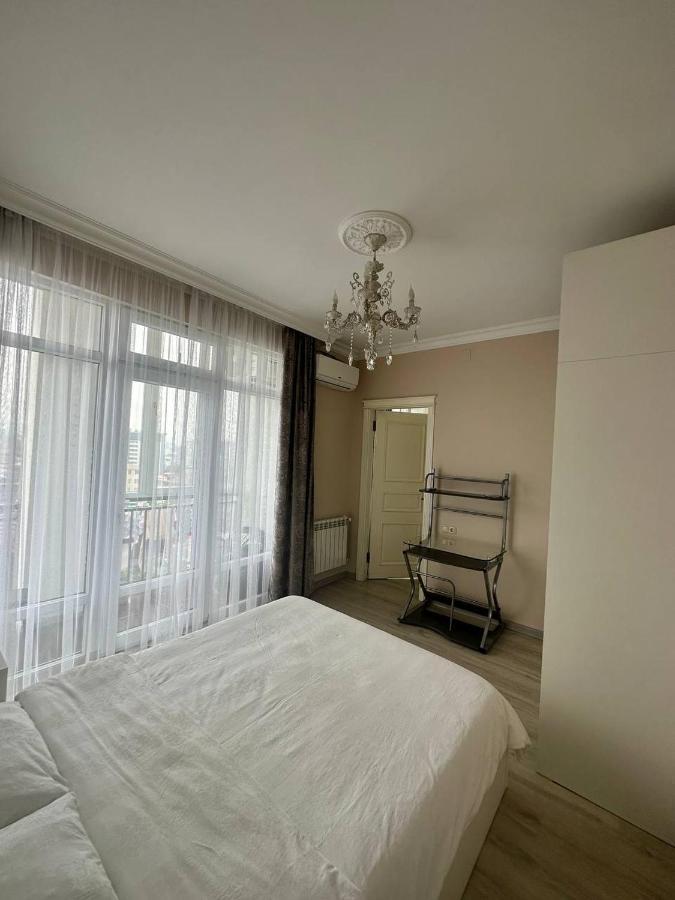 Apartment 7 Батуми Екстериор снимка