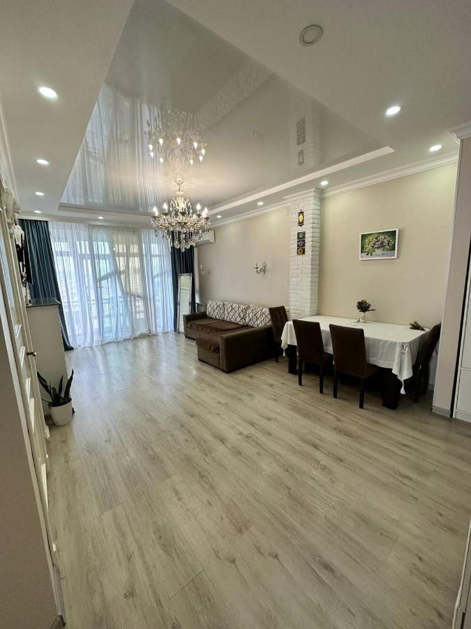 Apartment 7 Батуми Екстериор снимка