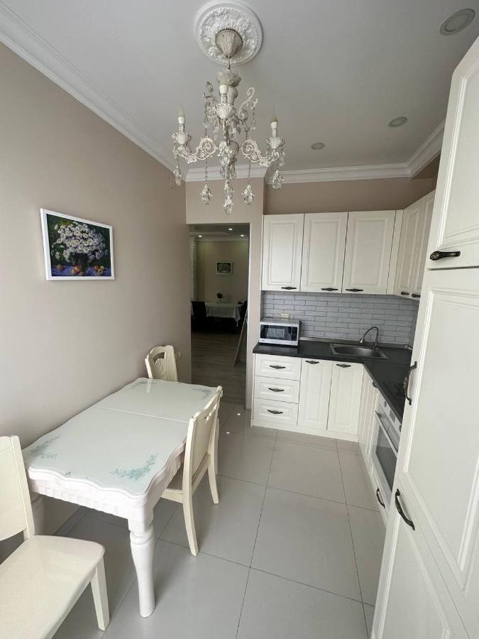 Apartment 7 Батуми Екстериор снимка