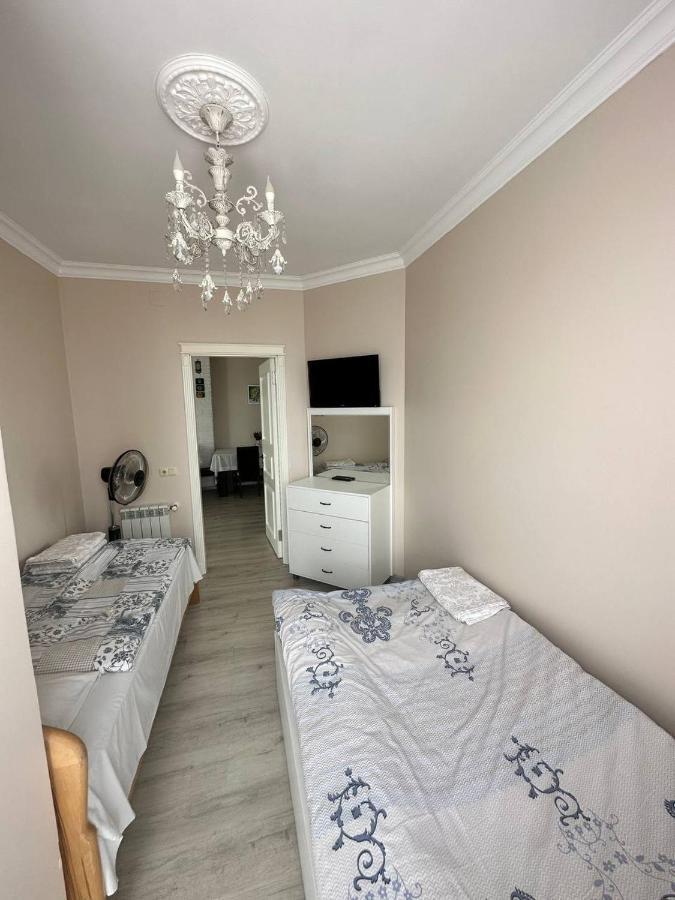 Apartment 7 Батуми Екстериор снимка